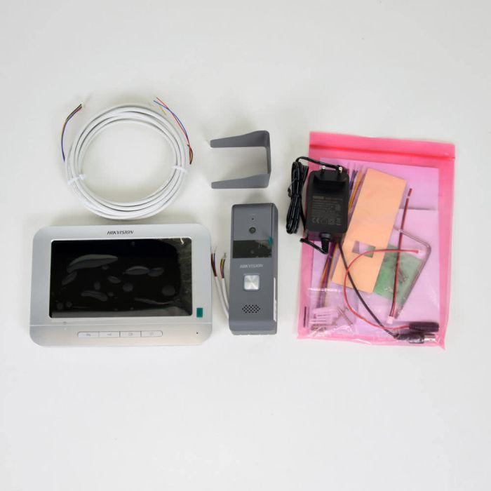 Комплект відеомофона Hikvision DS-KIS203T (розпродаж 658): відеодомофон 7" і відеопанель