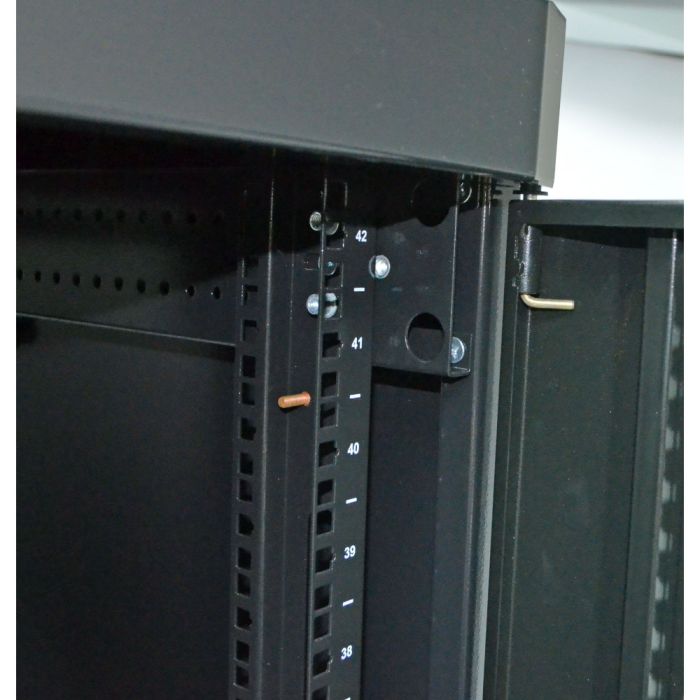 Шафа серверна CMS 33U 610 х 865 UA-MGSE3368MPB посилена з перфорованими дверима для мережевого обладнання