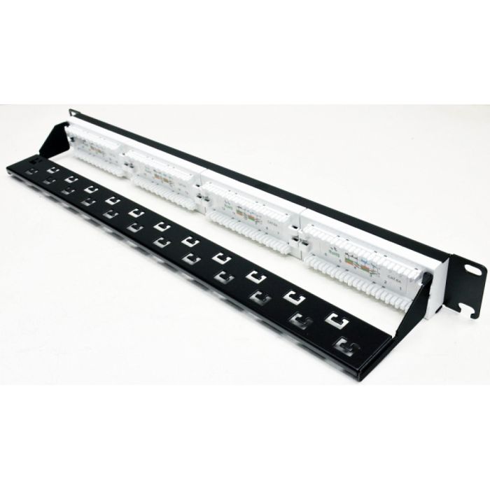 Патч-панель CMS 19" 24xRJ-45 UTP, кат. 6a з організатором кабелю і пластиковими шторками