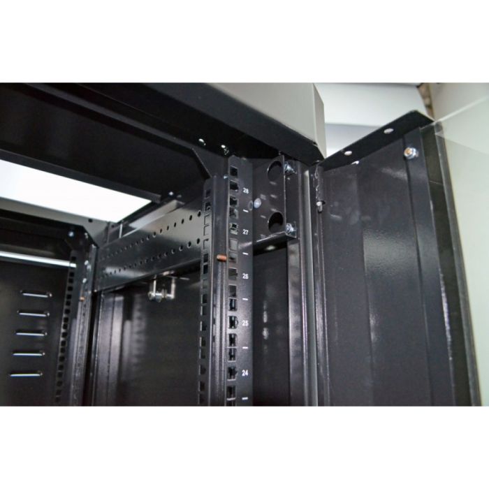Шафа серверна CMS 28U 610 х 675 UA-MGSE2866MB посилена для мережевого обладнання