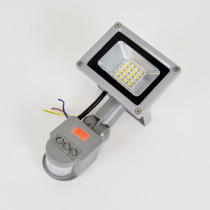 LED-прожектор Lightwell LW-10W-220PIR (розпродаж 753) з датчиком руху
