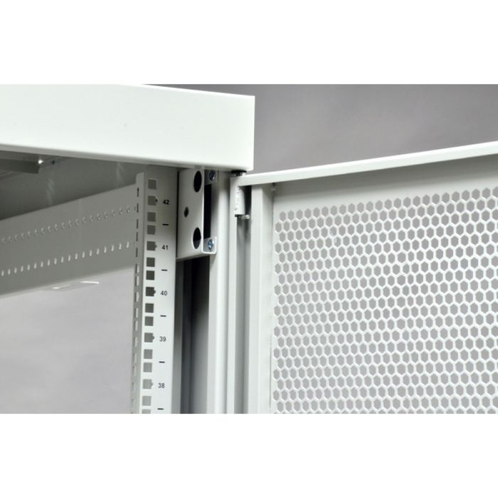 Шафа серверна CMS 42U 610 х 865 UA-MGSE4268MPG посилена з перфорованими дверима для мережевого обладнання