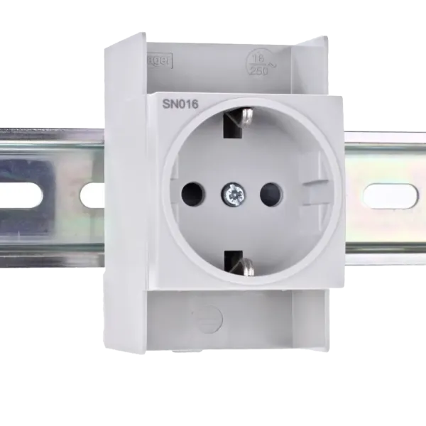 Hager SN016 на DIN-рейку Розетка